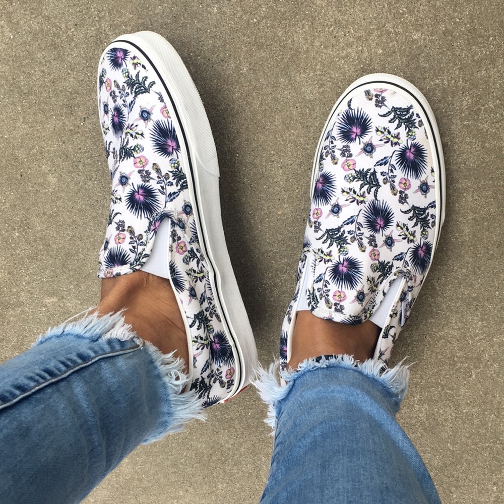 NEW VANS SNEAKERS